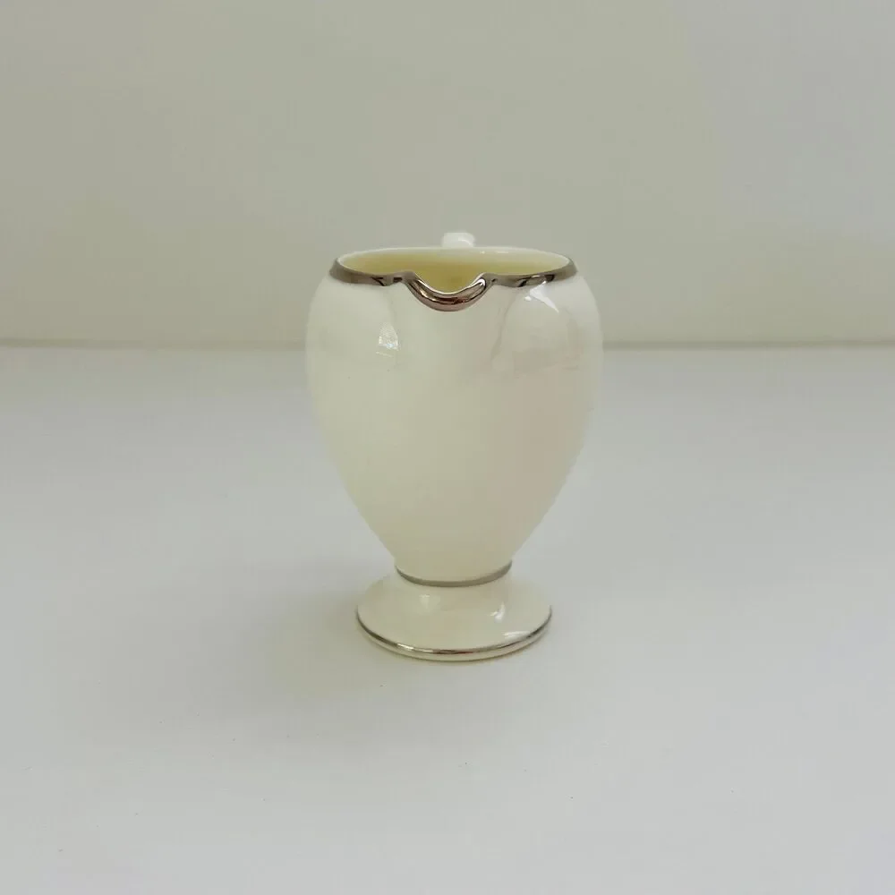 WEDGWOOD Majesty Platinum Cream Globe Shape Creamer
